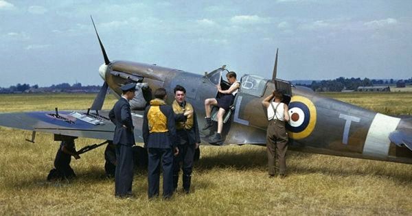 Spitfire at Hornchurch 1940